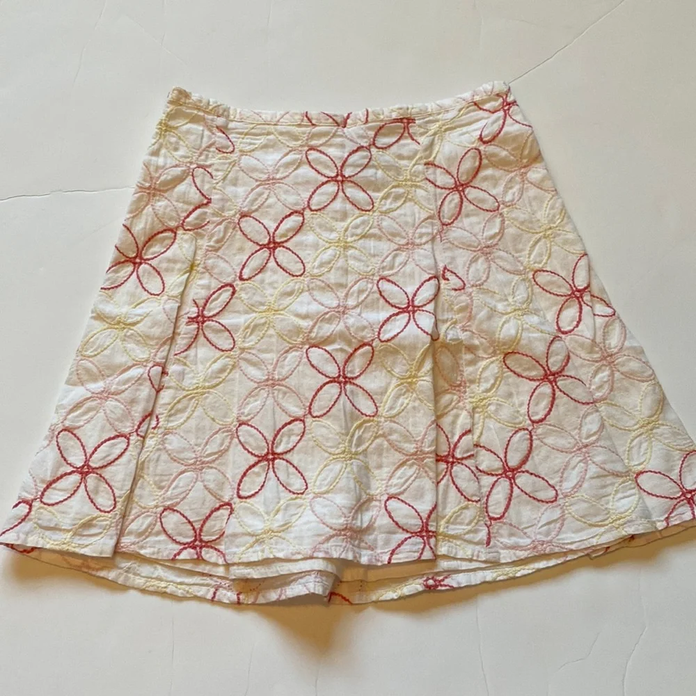 EUC old navy embroidered skirt